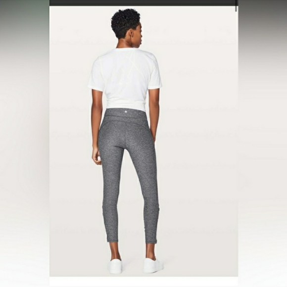 Lululemon Athletica Size 4 Gray Women's Leggings with Detail On Ankle Tied To It - Picture 3 of 9